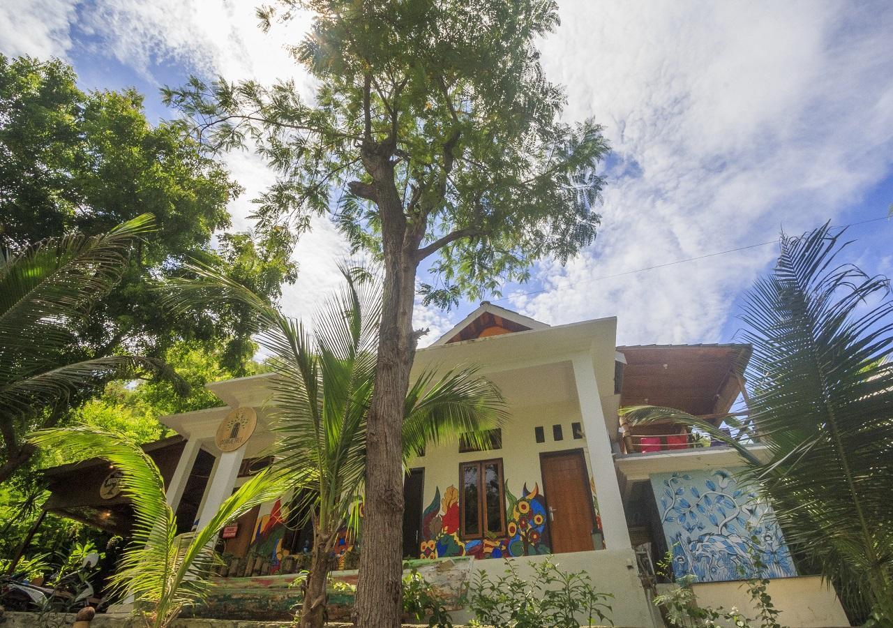 A Pousada Dorme Tree Labuan Bajo Exterior foto